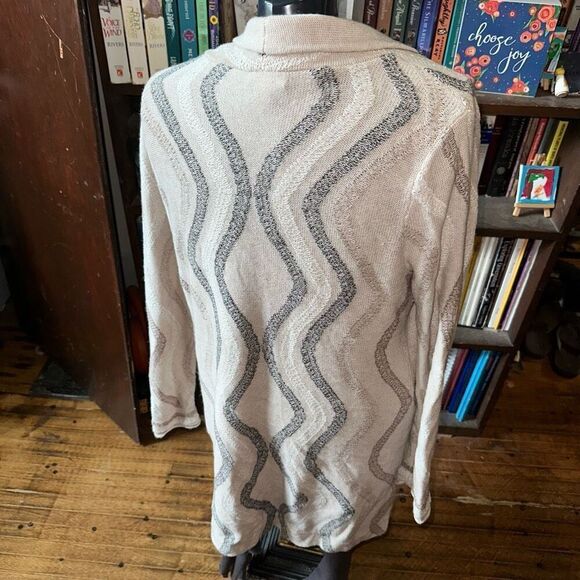 Chico’s cozy beigecore wavy line drape 0/4 artsy cardigan - Picture 3 of 4